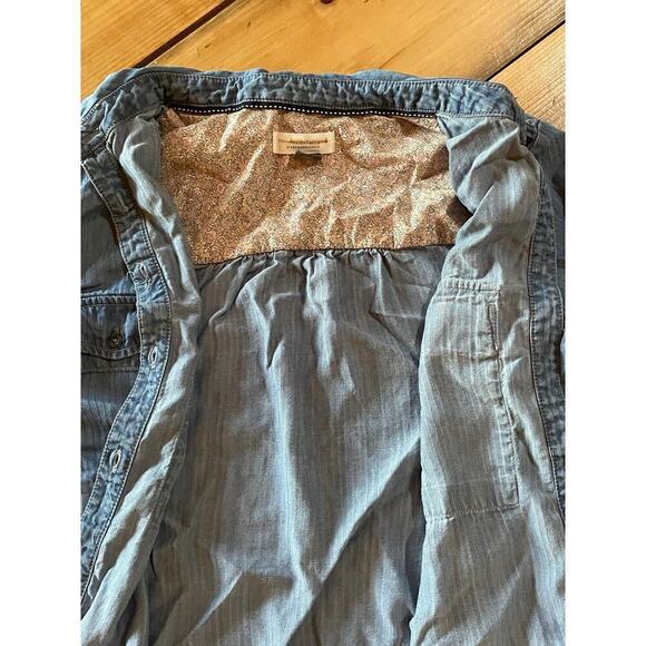 Anthropologie PILCRO Denim Button down blouse/top. Pockets. Floral. Womens Small - Picture 5 of 5